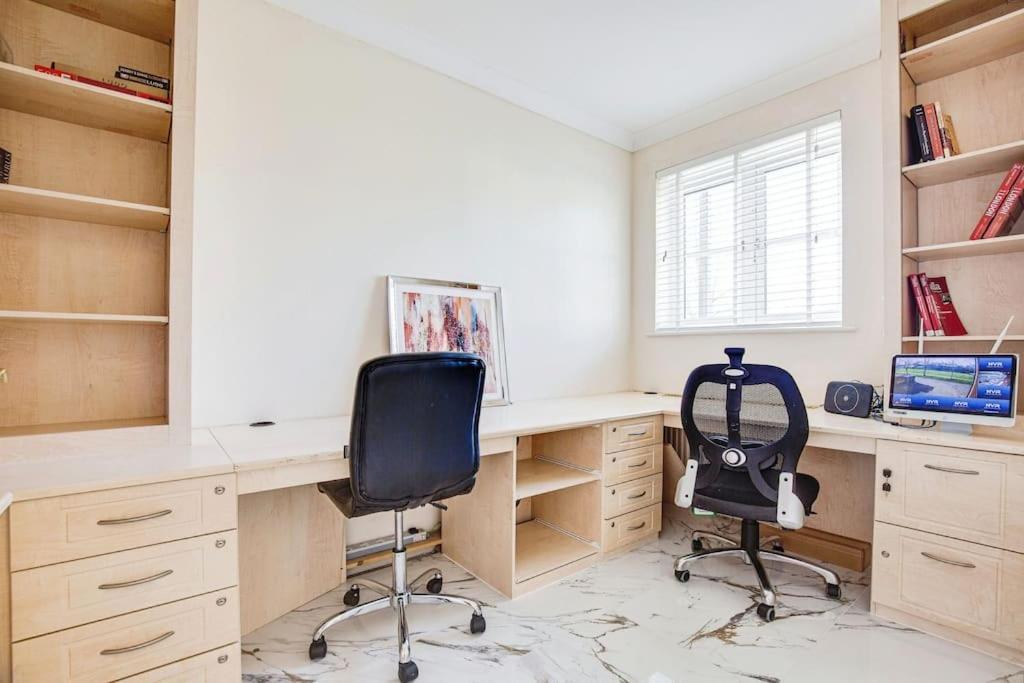 Modern 5 Bedroom House With Free Parking. Only 30 Mins To Bond Street Stanmore  Exterior photo