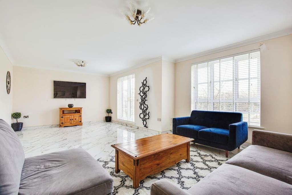 Modern 5 Bedroom House With Free Parking. Only 30 Mins To Bond Street Stanmore  Exterior photo