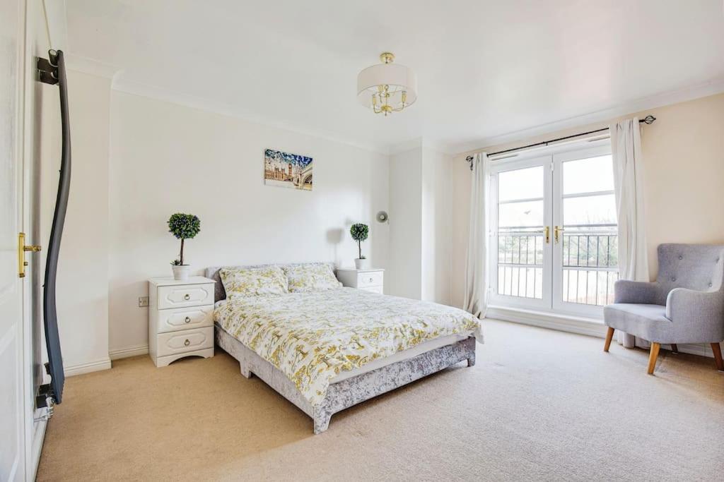 Modern 5 Bedroom House With Free Parking. Only 30 Mins To Bond Street Stanmore  Exterior photo