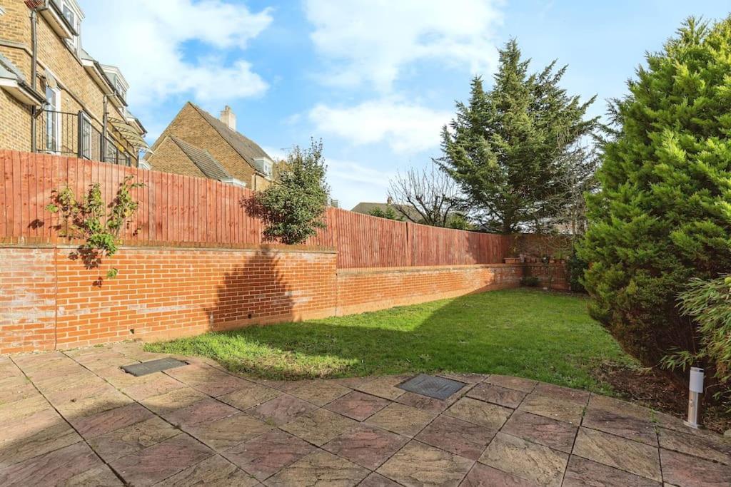 Modern 5 Bedroom House With Free Parking. Only 30 Mins To Bond Street Stanmore  Exterior photo