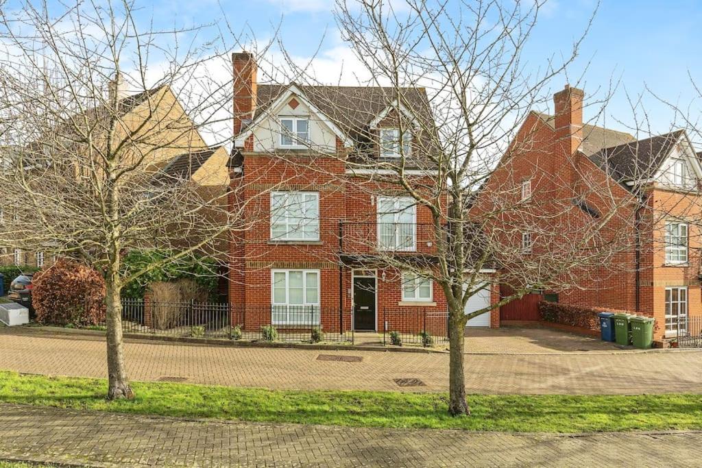 Modern 5 Bedroom House With Free Parking. Only 30 Mins To Bond Street Stanmore  Exterior photo